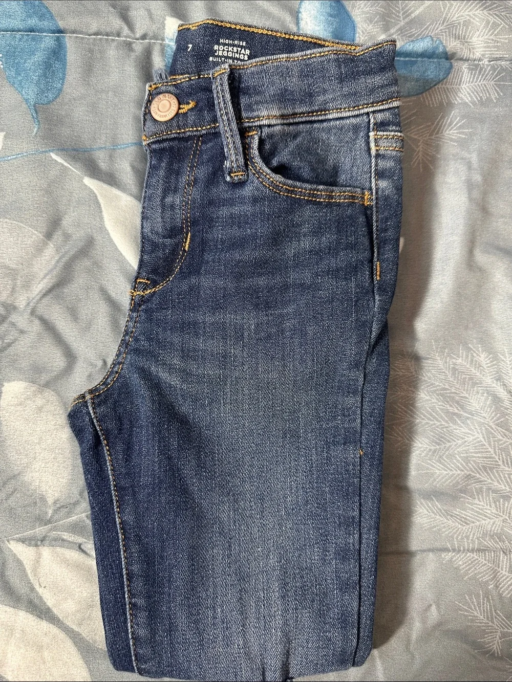 EUC Old Navy Dark Blue Distressed Girls Rockstar Jeggings Sz 7